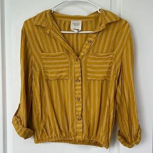 Francesca's Boutique, Brand: "Harper Heritage" Size S Gold Top